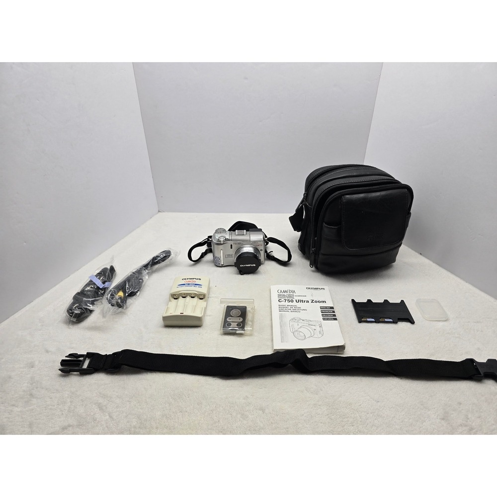 Olympus Camedia C-750 Ultra Zoom 4MP Digital Camera Bundle Silver Y2K Vintage